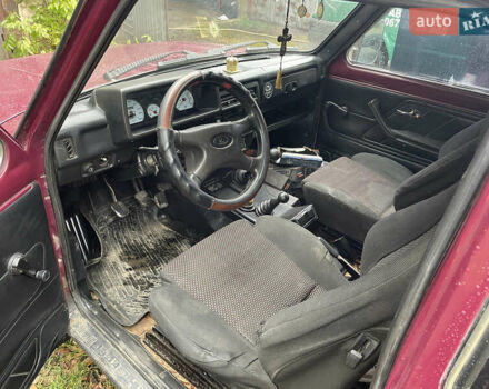 Красный ВАЗ 21213 Niva, объемом двигателя 1.57 л и пробегом 245 тыс. км за 2250 $, фото 6 на Automoto.ua