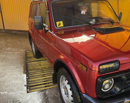 Красный ВАЗ 21213 Niva, объемом двигателя 1.69 л и пробегом 111 тыс. км за 3000 $, фото 1 на Automoto.ua