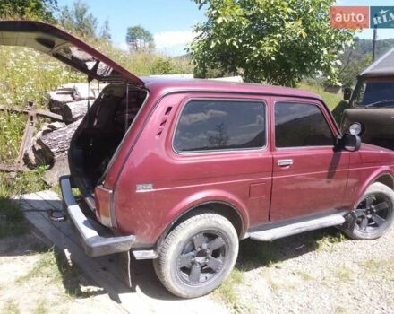 Красный ВАЗ 21213 Niva, объемом двигателя 1.69 л и пробегом 112 тыс. км за 3250 $, фото 2 на Automoto.ua