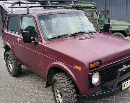 Красный ВАЗ 21213 Niva, объемом двигателя 1.69 л и пробегом 200 тыс. км за 3799 $, фото 4 на Automoto.ua