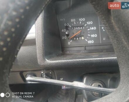 Красный ВАЗ 21213 Niva, объемом двигателя 1.7 л и пробегом 140 тыс. км за 3200 $, фото 2 на Automoto.ua