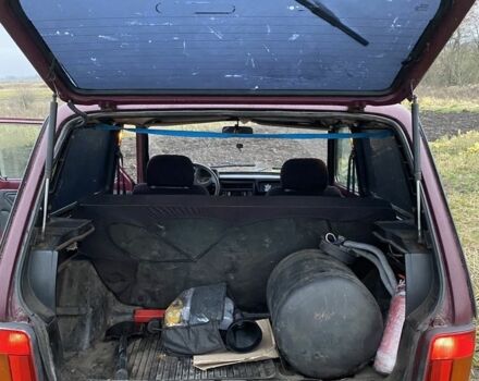 Красный ВАЗ 21213 Niva, объемом двигателя 1.7 л и пробегом 99 тыс. км за 2750 $, фото 5 на Automoto.ua
