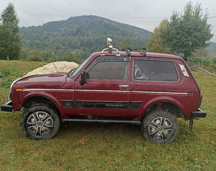 Червоний ВАЗ 21213 Niva, об'ємом двигуна 1.7 л та пробігом 145 тис. км за 2100 $, фото 3 на Automoto.ua
