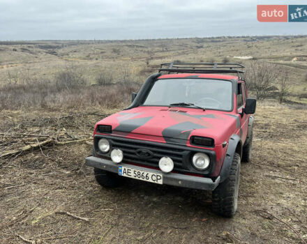 Красный ВАЗ 21213 Niva, объемом двигателя 1.7 л и пробегом 280 тыс. км за 3500 $, фото 2 на Automoto.ua