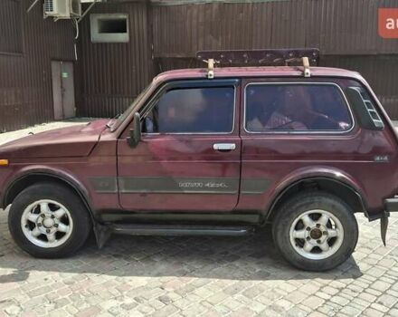 Красный ВАЗ 21213 Niva, объемом двигателя 1.57 л и пробегом 145 тыс. км за 2000 $, фото 4 на Automoto.ua