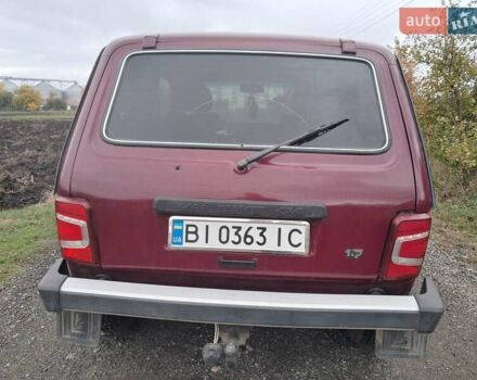 Красный ВАЗ 21213 Niva, объемом двигателя 1.69 л и пробегом 156 тыс. км за 3950 $, фото 2 на Automoto.ua