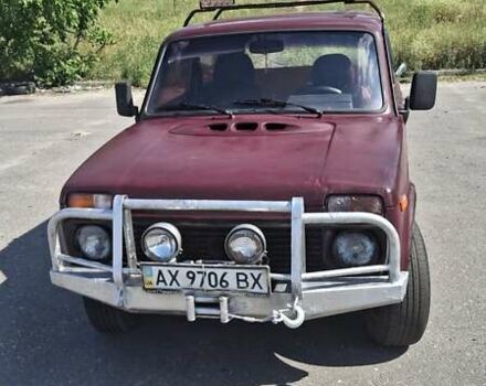 Красный ВАЗ 21213 Niva, объемом двигателя 1.57 л и пробегом 145 тыс. км за 2000 $, фото 1 на Automoto.ua