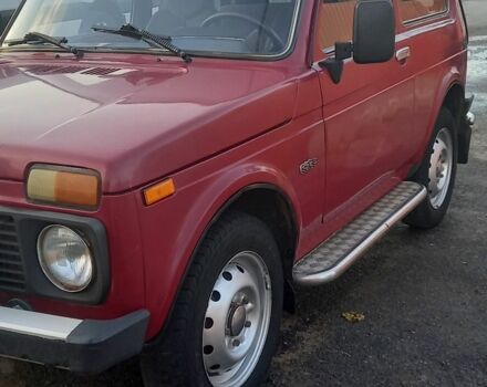 Красный ВАЗ 21213 Niva, объемом двигателя 1.7 л и пробегом 140 тыс. км за 2700 $, фото 2 на Automoto.ua