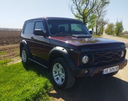 Красный ВАЗ 21213 Niva, объемом двигателя 1.7 л и пробегом 200 тыс. км за 4300 $, фото 1 на Automoto.ua