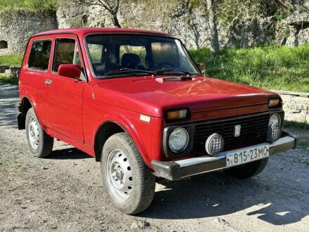 ВАЗ 21213 Niva 1998 у Каменце-Подольском на Automoto.ua Червоний ВАЗ 21213 Niva, об'ємом двигуна 0 л та пробігом 150 тис. км за 2500 $, фото 1 на Automoto.ua