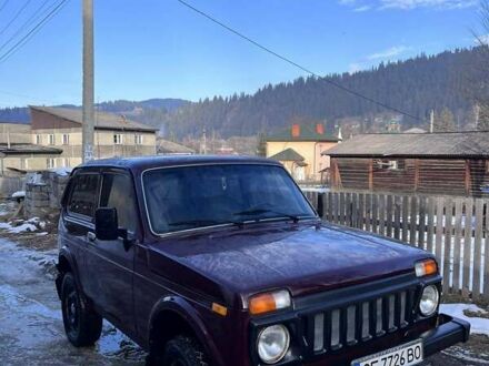 ВАЗ 21213 Niva 2001 у Путиле на Automoto.ua Червоний ВАЗ 21213 Niva, об'ємом двигуна 1.69 л та пробігом 200 тис. км за 3499 $, фото 1 на Automoto.ua