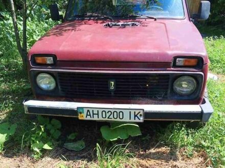 Красный ВАЗ 21213 Niva, объемом двигателя 1.69 л и пробегом 213 тыс. км за 1900 $, фото 1 на Automoto.ua