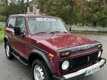 ВАЗ 21213 Niva 2003 у Вінниці на Automoto.ua Червоний ВАЗ 21213 Niva, об'ємом двигуна 1.7 л та пробігом 300 тис. км за 2250 $, фото 1 на Automoto.ua