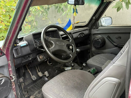 ВАЗ 21213 Niva 2003 в Кропивницком (Кировограде) на Automoto.ua Красный ВАЗ 21213 Niva, объемом двигателя 1.69 л и пробегом 291 тыс. км за 2000 $, фото 1 на Automoto.ua