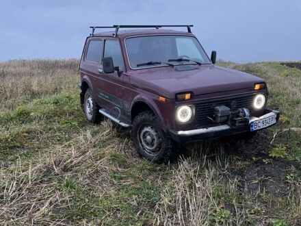 Красный ВАЗ 21213 Niva, объемом двигателя 1.7 л и пробегом 99 тыс. км за 2750 $, фото 1 на Automoto.ua