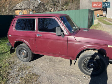 ВАЗ 21213 Niva 2004 у Сколе на Automoto.ua Червоний ВАЗ 21213 Niva, об'ємом двигуна 1.7 л та пробігом 175 тис. км за 2800 $, фото 1 на Automoto.ua