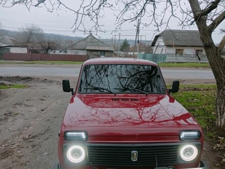 Красный ВАЗ 21213 Niva, объемом двигателя 1.7 л и пробегом 70 тыс. км за 3000 $, фото 1 на Automoto.ua