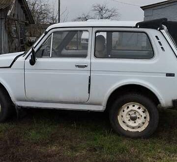 ВАЗ 21213 Niva 1998 у Александрие на Automoto.ua ВАЗ 21213 Niva, об'ємом двигуна 0 л та пробігом 181 тис. км за 1000 $, фото 1 на Automoto.ua