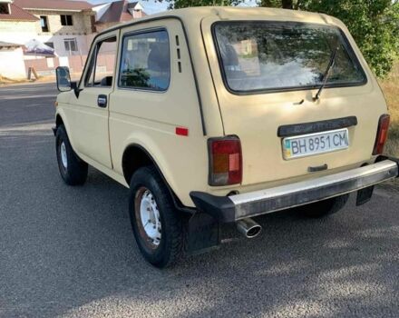 Желтый ВАЗ 21213 Niva, объемом двигателя 1.7 л и пробегом 200 тыс. км за 2300 $, фото 3 на Automoto.ua