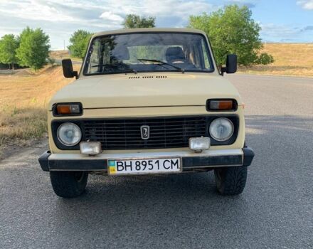 Желтый ВАЗ 21213 Niva, объемом двигателя 1.7 л и пробегом 200 тыс. км за 2300 $, фото 1 на Automoto.ua