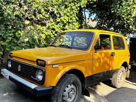Желтый ВАЗ 21213 Niva, объемом двигателя 1.6 л и пробегом 118 тыс. км за 2500 $, фото 1 на Automoto.ua
