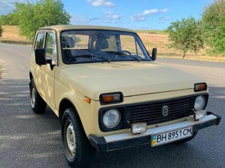 Жовтий ВАЗ 21213 Niva, об'ємом двигуна 1.7 л та пробігом 200 тис. км за 2300 $, фото 1 на Automoto.ua