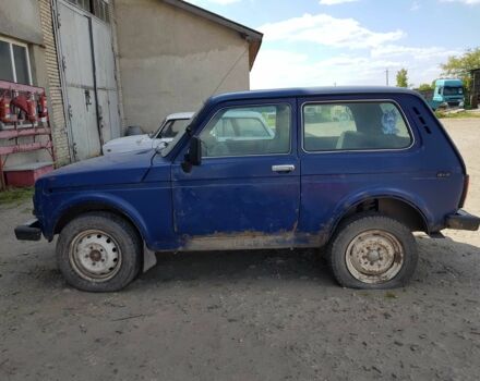 Синий ВАЗ 21213 Niva, объемом двигателя 1.7 л и пробегом 100 тыс. км за 972 $, фото 3 на Automoto.ua