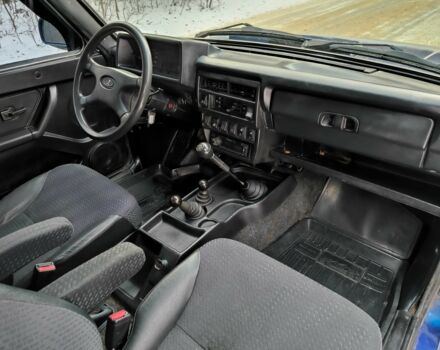 Синий ВАЗ 21213 Niva, объемом двигателя 1.7 л и пробегом 222 тыс. км за 3500 $, фото 7 на Automoto.ua