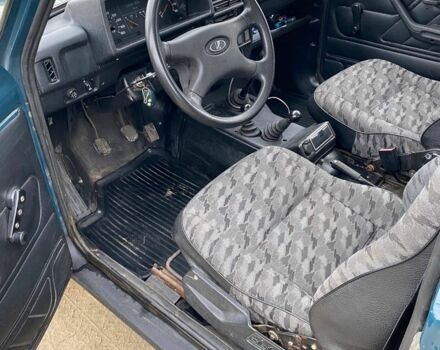 Синий ВАЗ 21213 Niva, объемом двигателя 1.7 л и пробегом 96 тыс. км за 2800 $, фото 3 на Automoto.ua