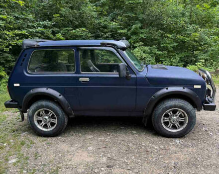 Синий ВАЗ 21213 Niva, объемом двигателя 1.69 л и пробегом 240 тыс. км за 3300 $, фото 4 на Automoto.ua