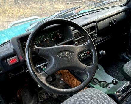 Зеленый ВАЗ 21213 Niva, объемом двигателя 1.6 л и пробегом 100 тыс. км за 2350 $, фото 3 на Automoto.ua