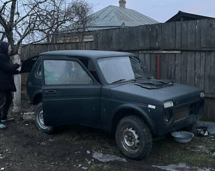Зеленый ВАЗ 21213 Niva, объемом двигателя 1.6 л и пробегом 600 тыс. км за 2000 $, фото 7 на Automoto.ua