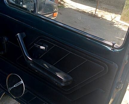 Зеленый ВАЗ 21213 Niva, объемом двигателя 1.6 л и пробегом 190 тыс. км за 2400 $, фото 4 на Automoto.ua