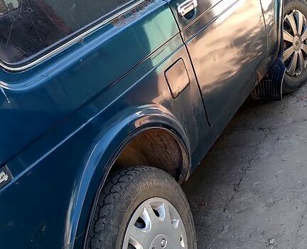 Зеленый ВАЗ 21213 Niva, объемом двигателя 1.6 л и пробегом 190 тыс. км за 2400 $, фото 5 на Automoto.ua