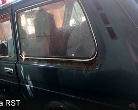 Зеленый ВАЗ 21213 Niva, объемом двигателя 1.6 л и пробегом 190 тыс. км за 2400 $, фото 6 на Automoto.ua