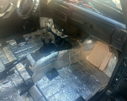 Зеленый ВАЗ 21213 Niva, объемом двигателя 1.7 л и пробегом 152 тыс. км за 3500 $, фото 8 на Automoto.ua