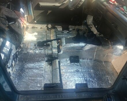 Зеленый ВАЗ 21213 Niva, объемом двигателя 1.7 л и пробегом 152 тыс. км за 3500 $, фото 7 на Automoto.ua