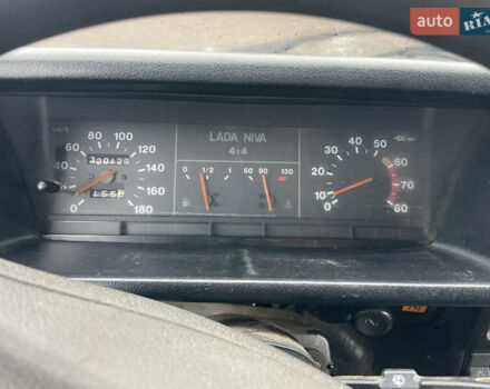 Зеленый ВАЗ 21213 Niva, объемом двигателя 1.7 л и пробегом 320 тыс. км за 1950 $, фото 11 на Automoto.ua