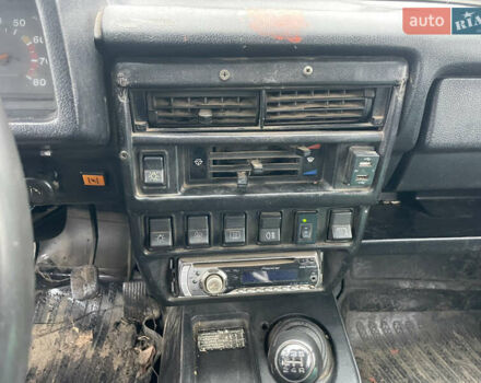 Зеленый ВАЗ 21213 Niva, объемом двигателя 1.7 л и пробегом 320 тыс. км за 1950 $, фото 10 на Automoto.ua