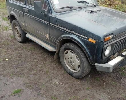 Зелений ВАЗ 21213 Niva, об'ємом двигуна 1.7 л та пробігом 300 тис. км за 1350 $, фото 1 на Automoto.ua