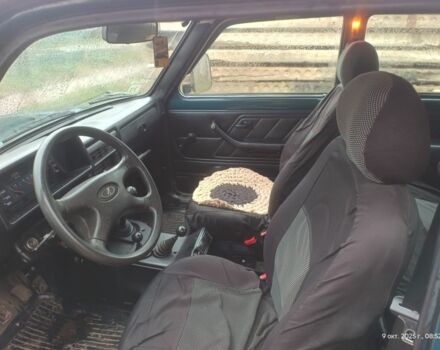 Зеленый ВАЗ 21213 Niva, объемом двигателя 1.7 л и пробегом 141 тыс. км за 2800 $, фото 7 на Automoto.ua