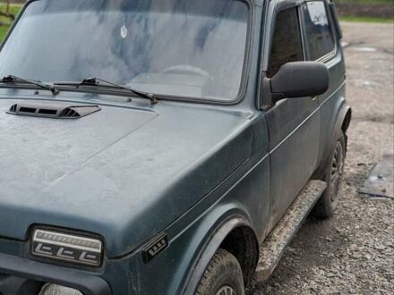 Зелений ВАЗ 21213 Niva, об'ємом двигуна 1.7 л та пробігом 450 тис. км за 3500 $, фото 1 на Automoto.ua