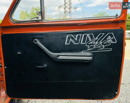 Оранжевый ВАЗ 21213 Niva, объемом двигателя 1.6 л и пробегом 250 тыс. км за 1800 $, фото 12 на Automoto.ua