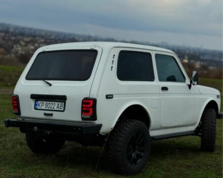 Белый ВАЗ 21214, объемом двигателя 1.7 л и пробегом 350 тыс. км за 3500 $, фото 2 на Automoto.ua