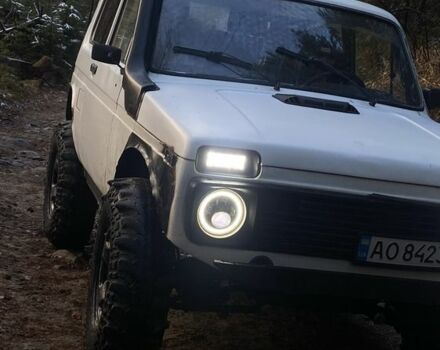 Білий ВАЗ 21214, об'ємом двигуна 1.6 л та пробігом 400 тис. км за 2600 $, фото 1 на Automoto.ua