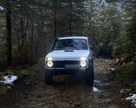 Білий ВАЗ 21214, об'ємом двигуна 1.6 л та пробігом 400 тис. км за 2600 $, фото 6 на Automoto.ua
