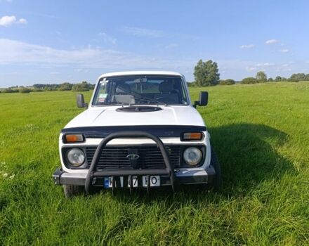 Белый ВАЗ 21214, объемом двигателя 1.7 л и пробегом 140 тыс. км за 3500 $, фото 1 на Automoto.ua