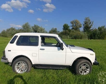 Белый ВАЗ 21214, объемом двигателя 1.7 л и пробегом 140 тыс. км за 3500 $, фото 3 на Automoto.ua