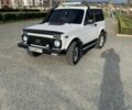 Белый ВАЗ 21214, объемом двигателя 1.7 л и пробегом 120 тыс. км за 5500 $, фото 2 на Automoto.ua