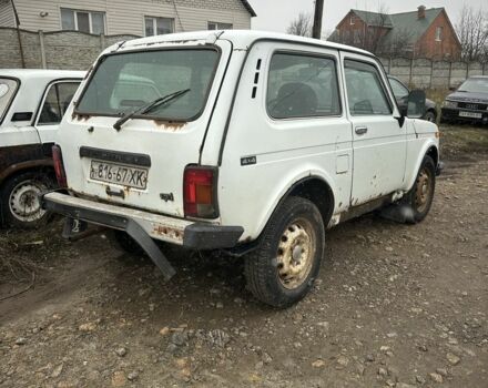 Белый ВАЗ 21214, объемом двигателя 1.7 л и пробегом 258 тыс. км за 1550 $, фото 4 на Automoto.ua